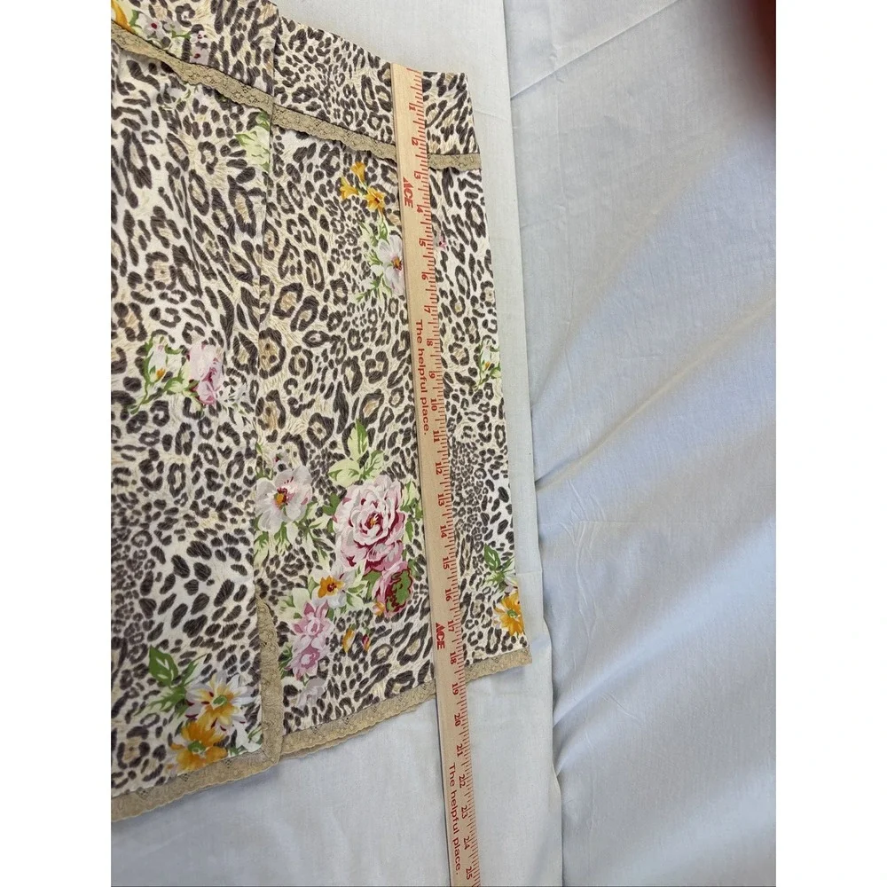 Betu Sport - Mini Skirt Women’s Size 8 Leopard/Floral Print With Lace Trim Y2K